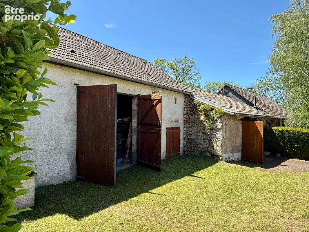 BUSSET / Maison type Longère entièrement rénovée - Coup de coeur assuré ! - photo 12
