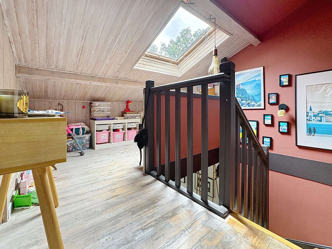 Maison à SAINT-GENIS-LAVAL