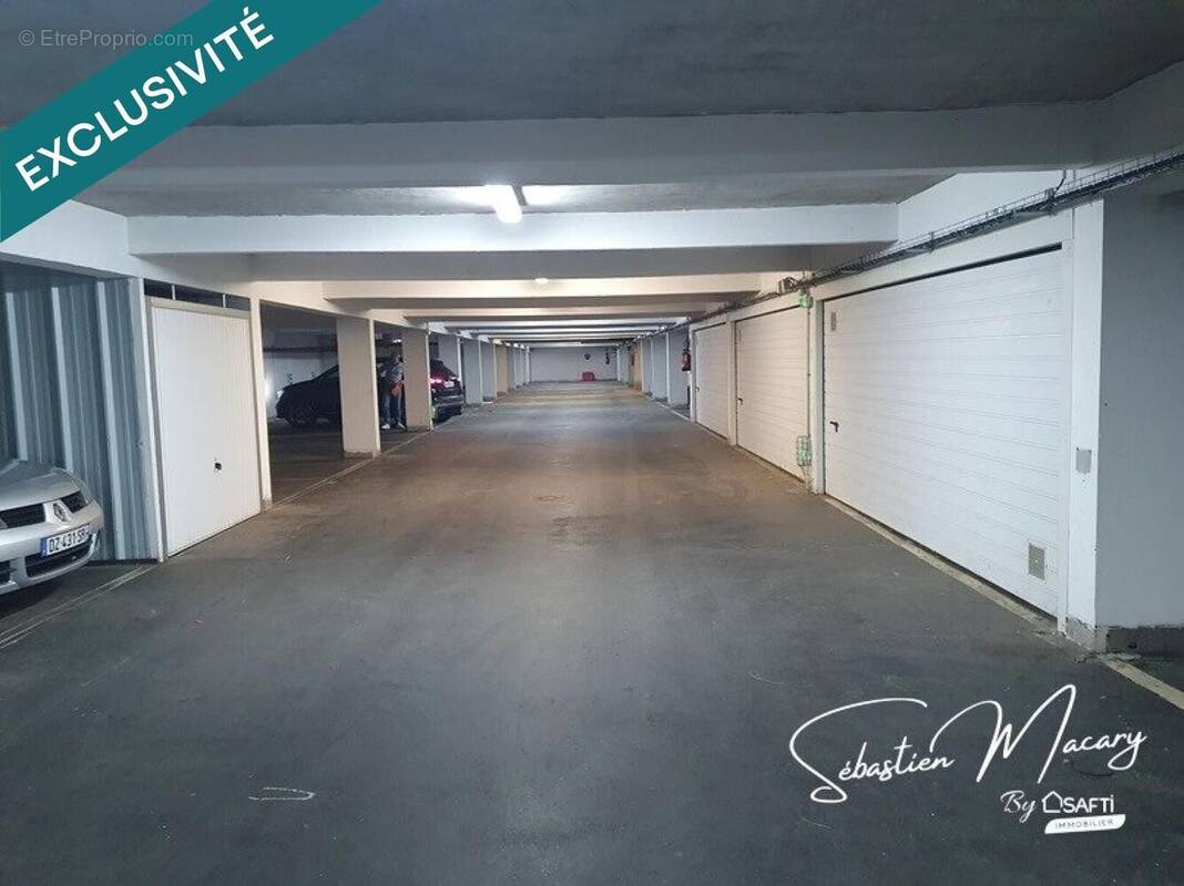 Photo 1 - Parking à NANTES