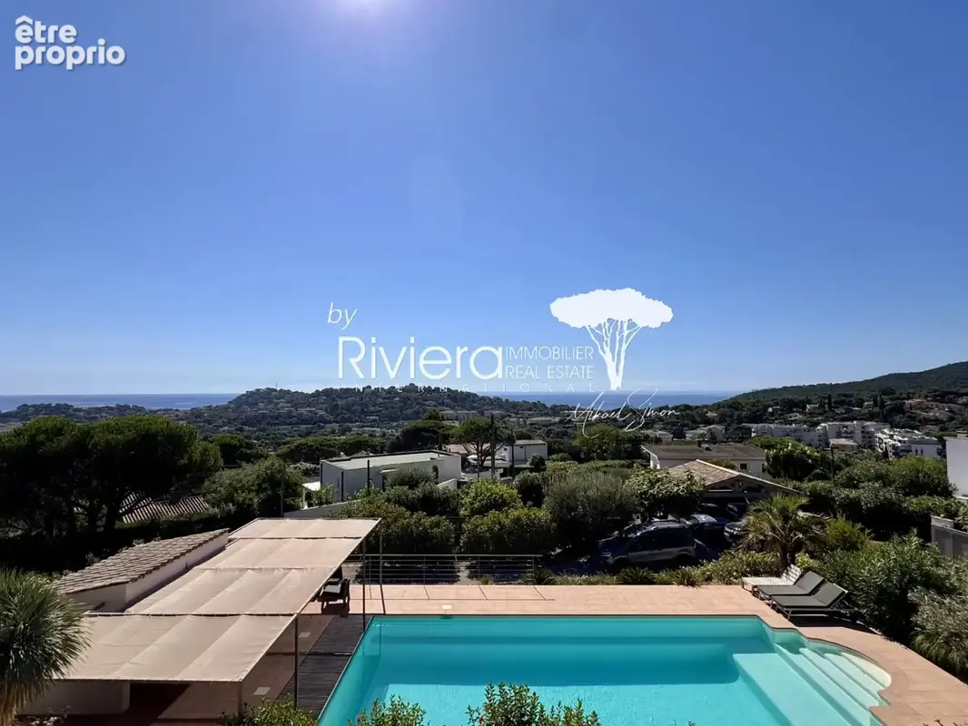 CAVALAIRE - Propriété 486m2 avec piscine et vue mer ! - photo 8