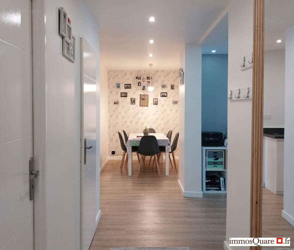 Dégagement salon/cuisine/salle à manger - Appartement à SASSENAGE