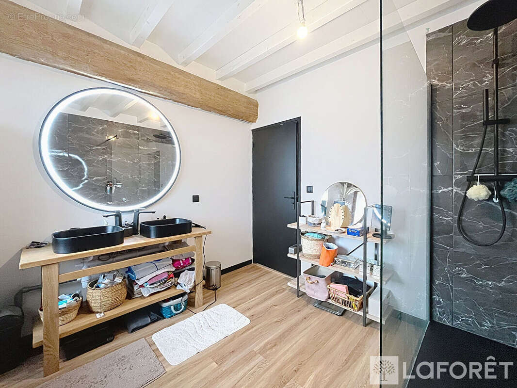 Appartement à LES ABRETS