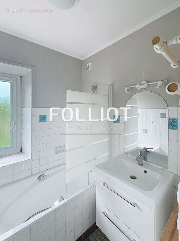 Maison à HEUGUEVILLE-SUR-SIENNE