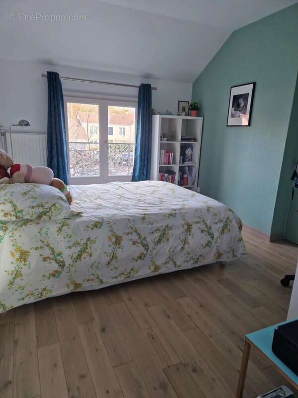 Maison à VOISINS-LE-BRETONNEUX