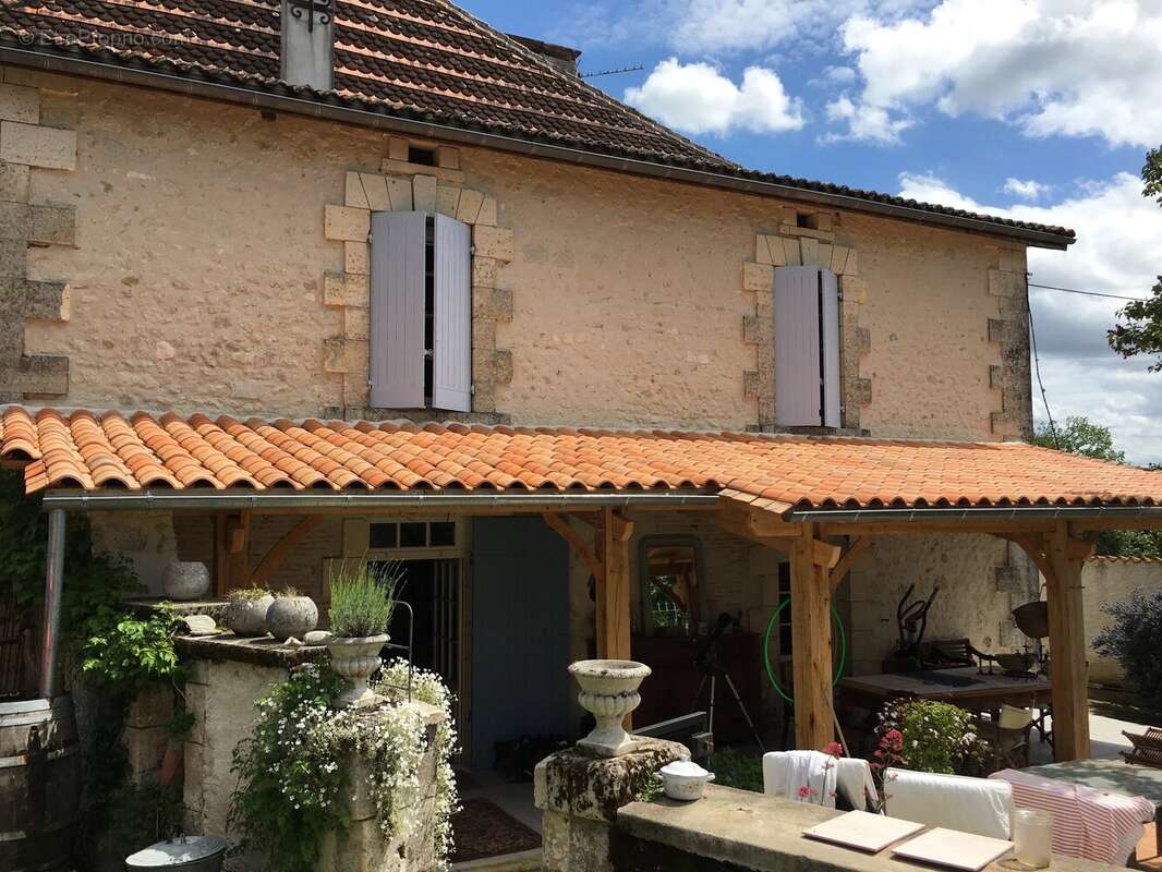 Maison à AUBETERRE-SUR-DRONNE