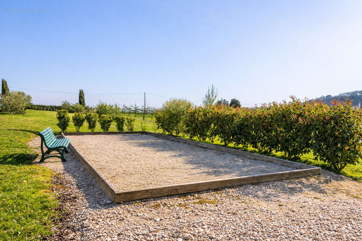 Propriété de campagne avec piscine, dépendances, garage et terrain - photo 15