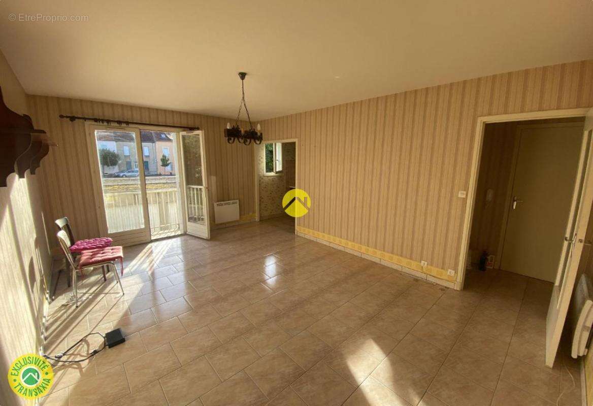 Appartement à COMMENTRY