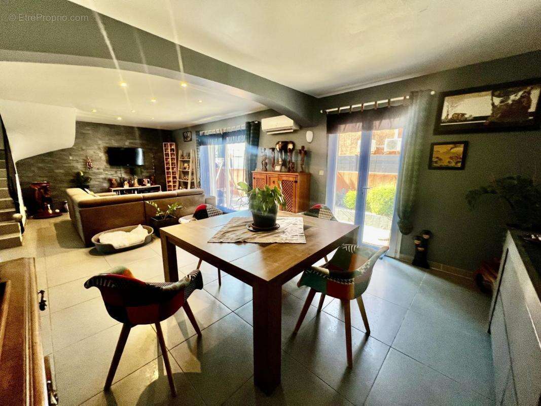 Maison à SAINT-GILLES