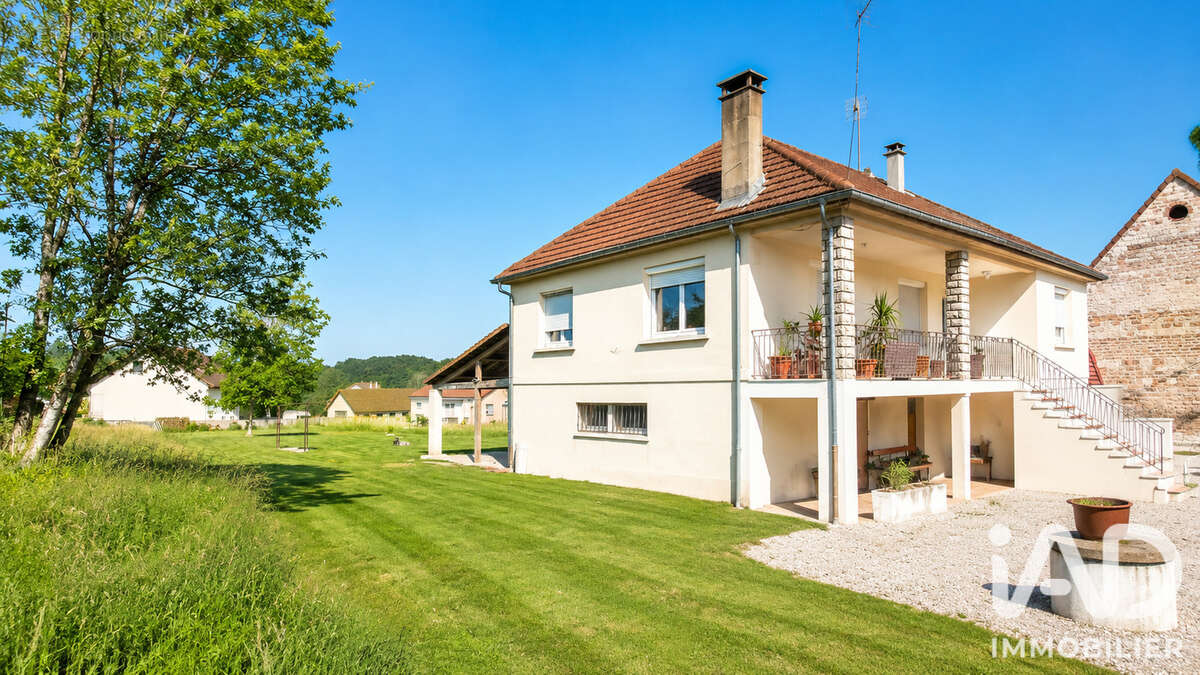 Photo 2 - Maison à TASSENIERES