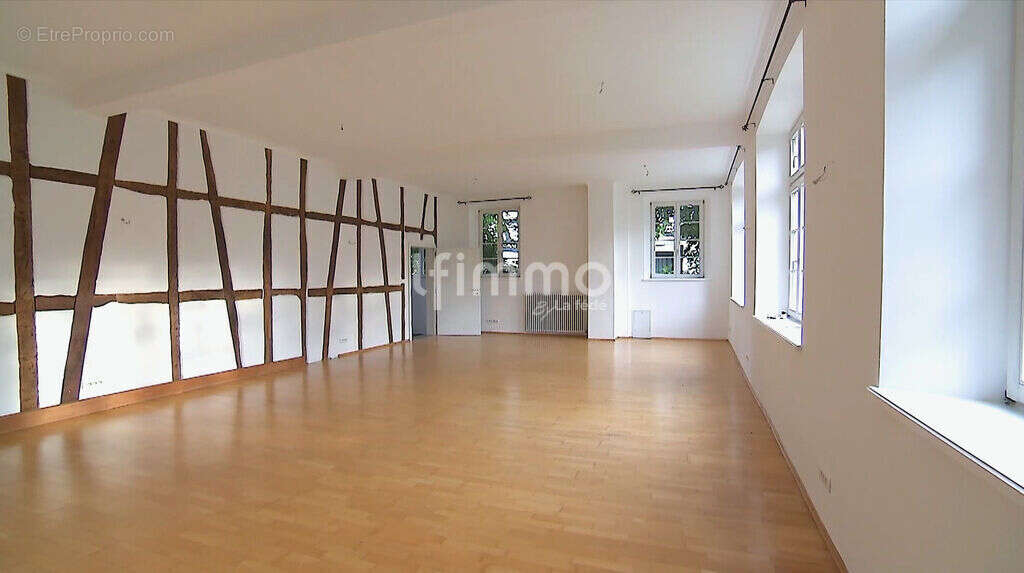 Ancienne école historique entièrement rénovée de 600 m² - photo 4