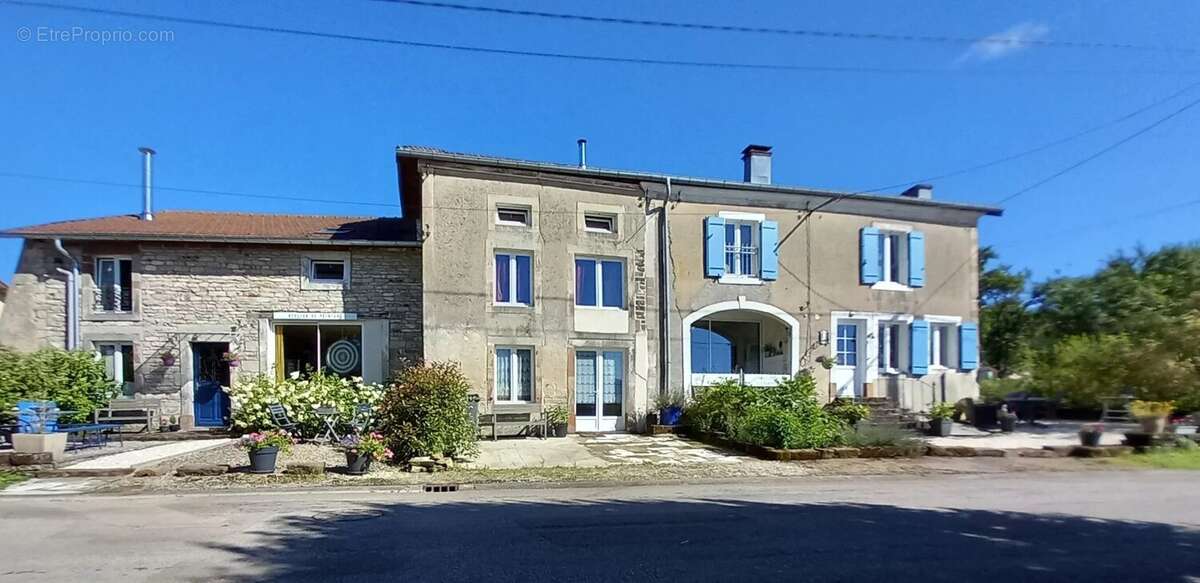 Maison à REGNEVELLE