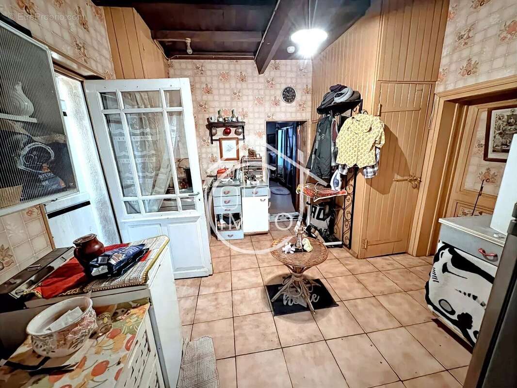 SAINT-PIERRE-D'EYRAUD : Maison de village 4 pièces de 118m² avec jardin - photo 5