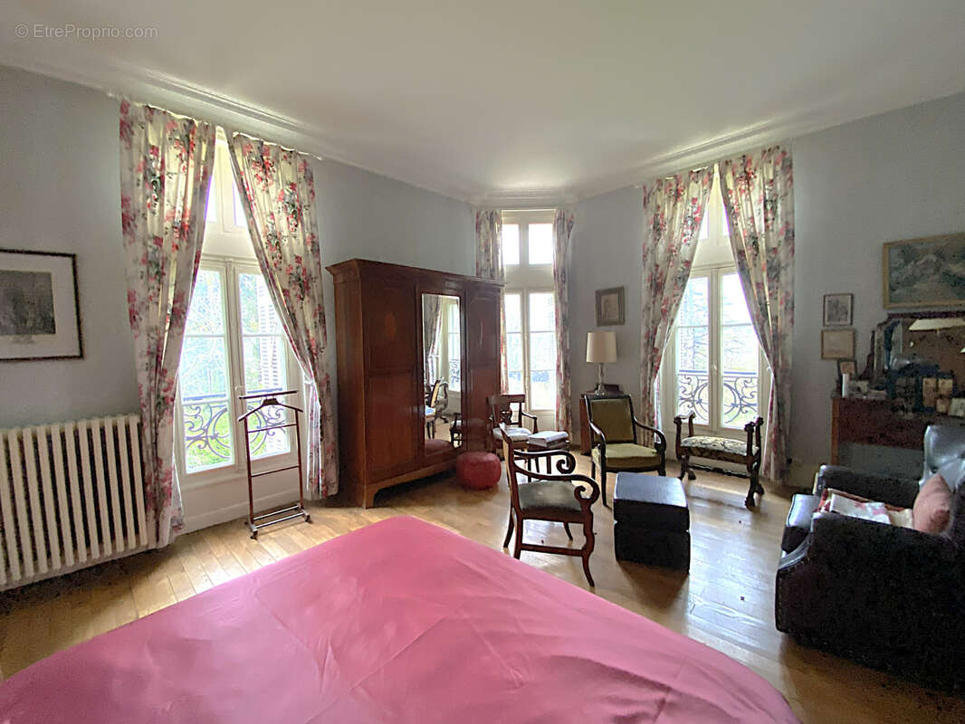 Château de 1905 sur plus de 6 hectares aux portes de Périgueux. - photo 10