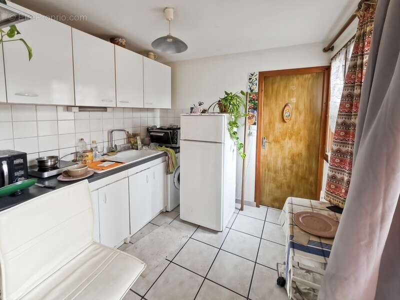 Appartement à MONTMOROT