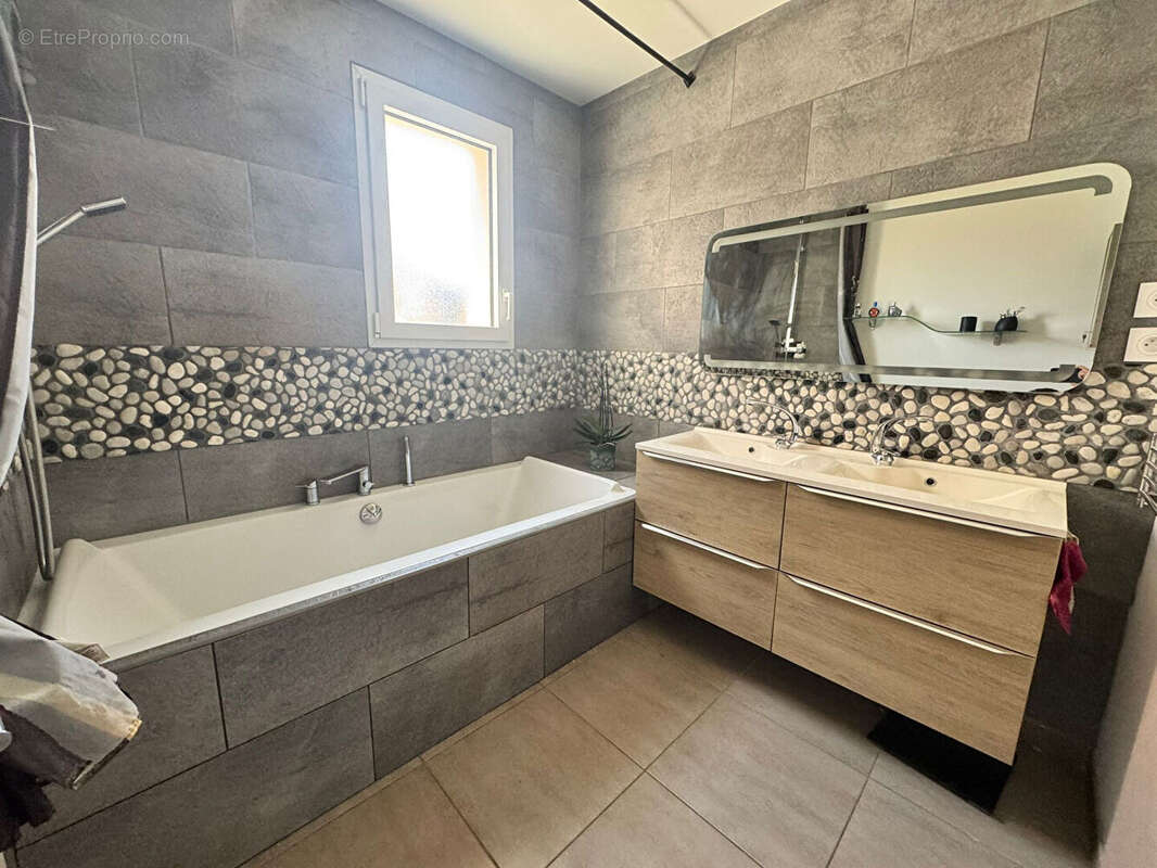 Maison à SAINTE-FLAIVE-DES-LOUPS