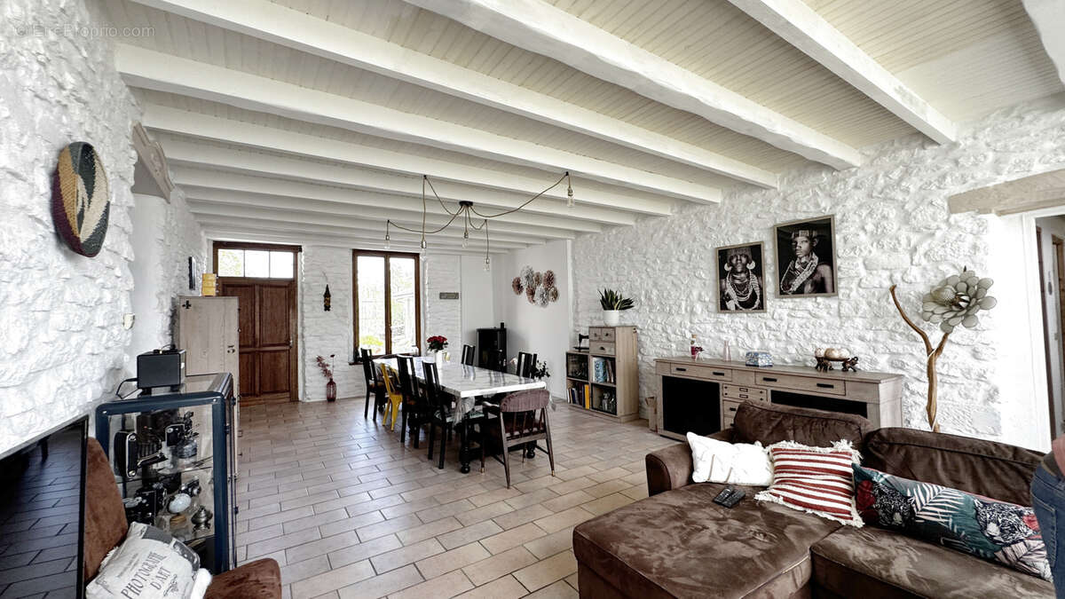 Maison à GINCREY
