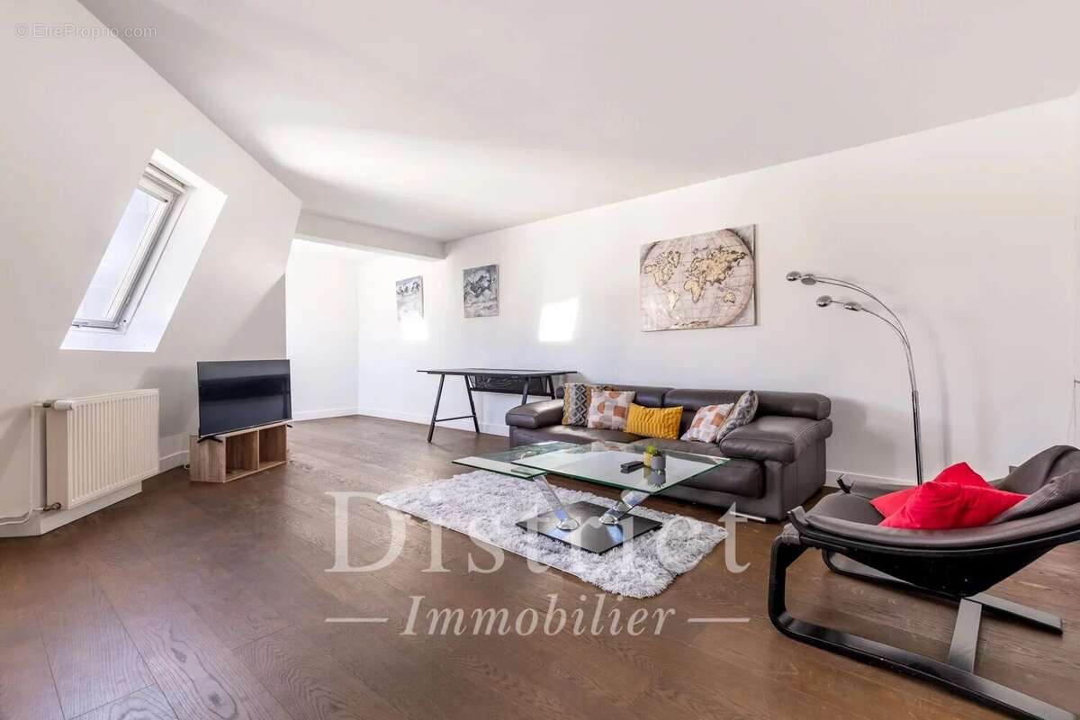 Appartement à PARIS-8E