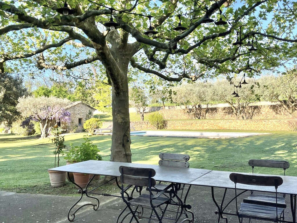 Mas rénové, avec cachet, 5 chambres sur 3500 m2 de terrain avec piscine - photo 10