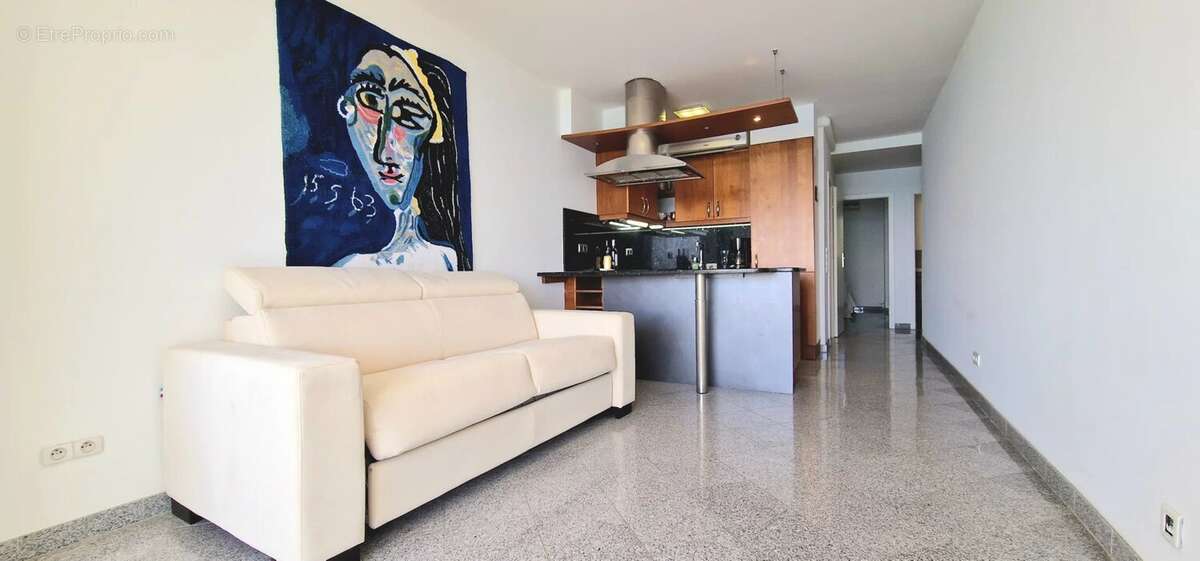 Appartement à VILLENEUVE-LOUBET