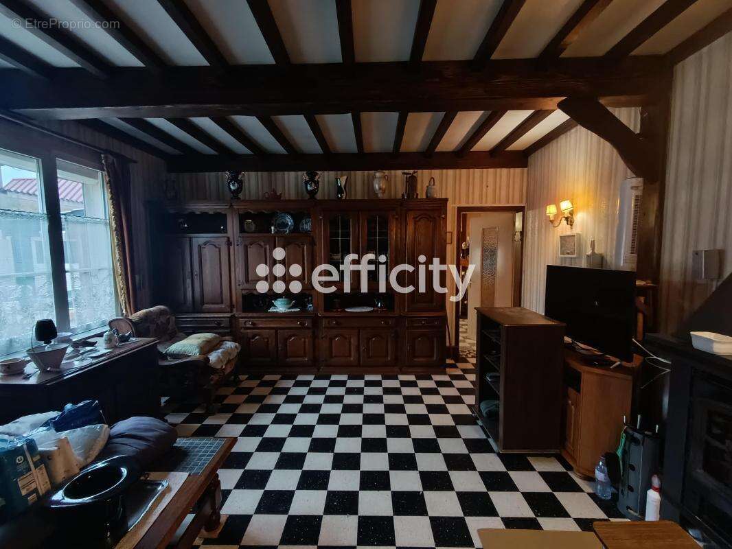 Maison à EAUCOURT-SUR-SOMME