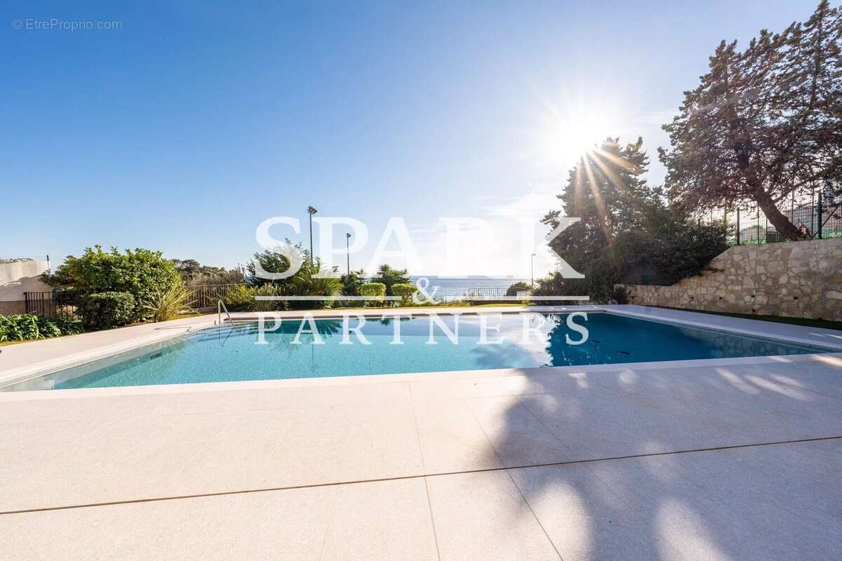 Appartement à ROQUEBRUNE-CAP-MARTIN