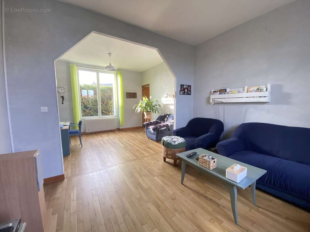 Maison à BEAUNE-LA-ROLANDE