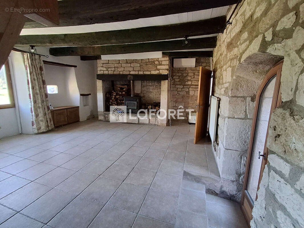 Maison à SAINT-BEAUZILE