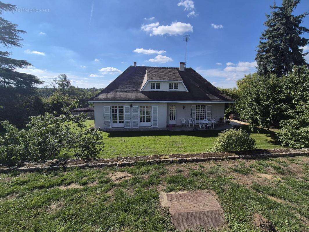 Maison à MONTGIVRAY