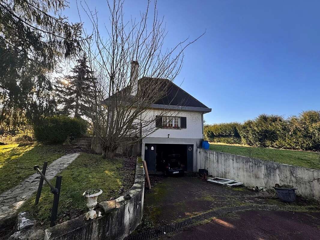 Maison à CRESPIERES