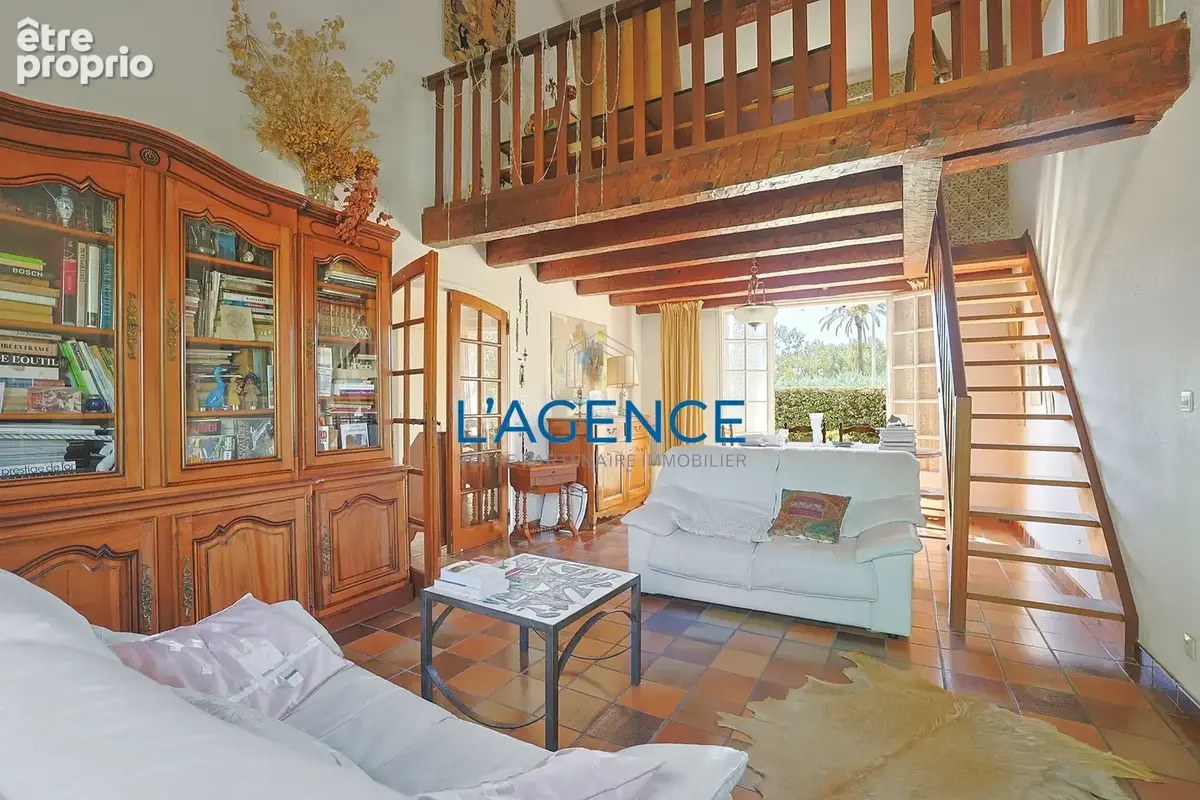 Hyeres maison de plain pied + petit etage avec tropezienne - photo 5