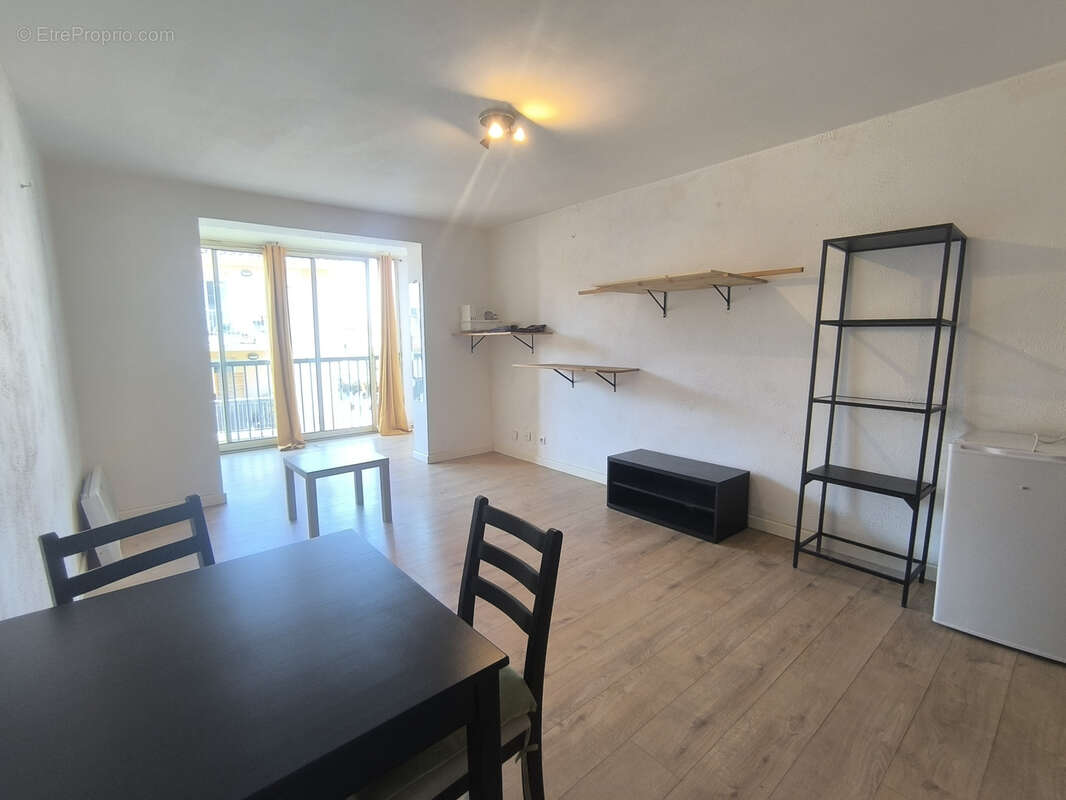 Appartement à SIX-FOURS-LES-PLAGES