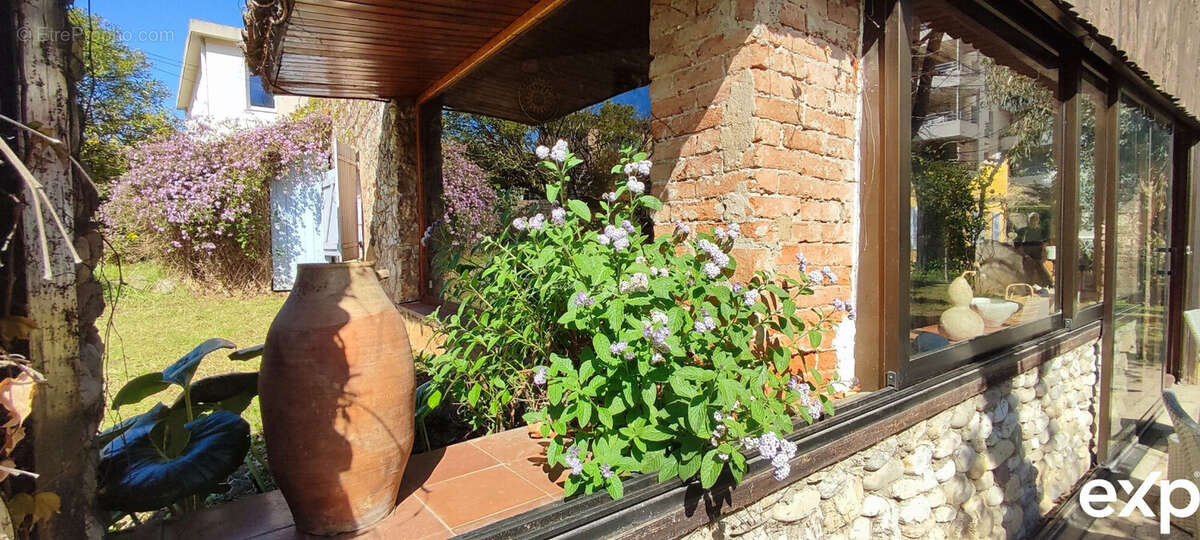 Maison à SAINT-LAURENT-DU-VAR