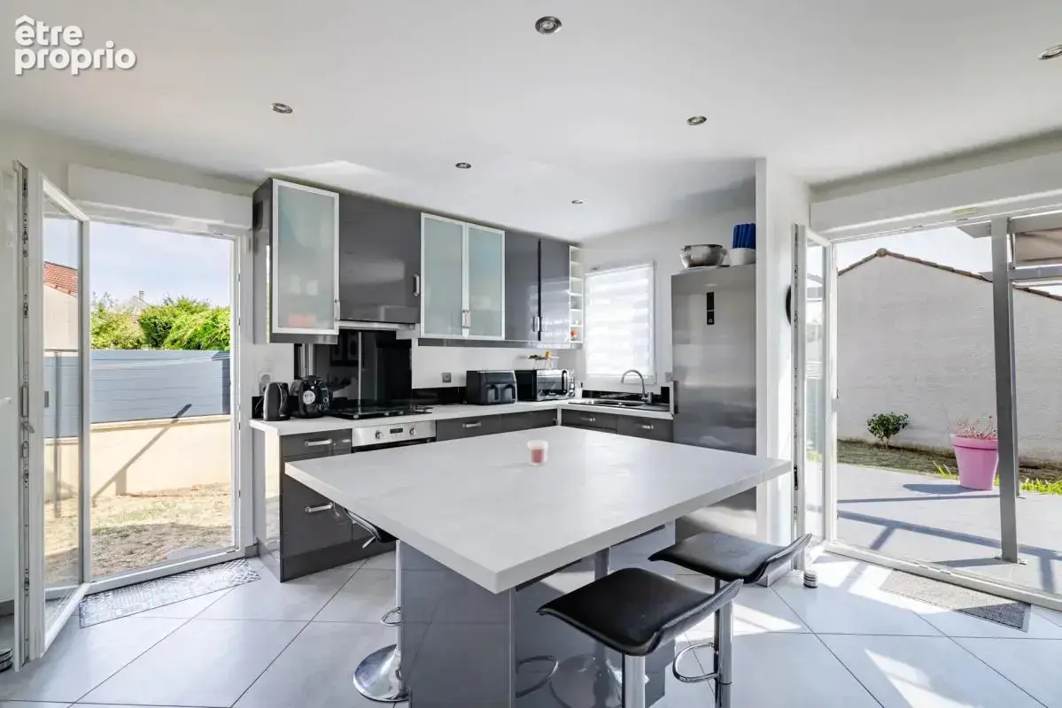 Maison entièrement rénovée de 105,33 m² avec jardin, sous-sol - photo 4