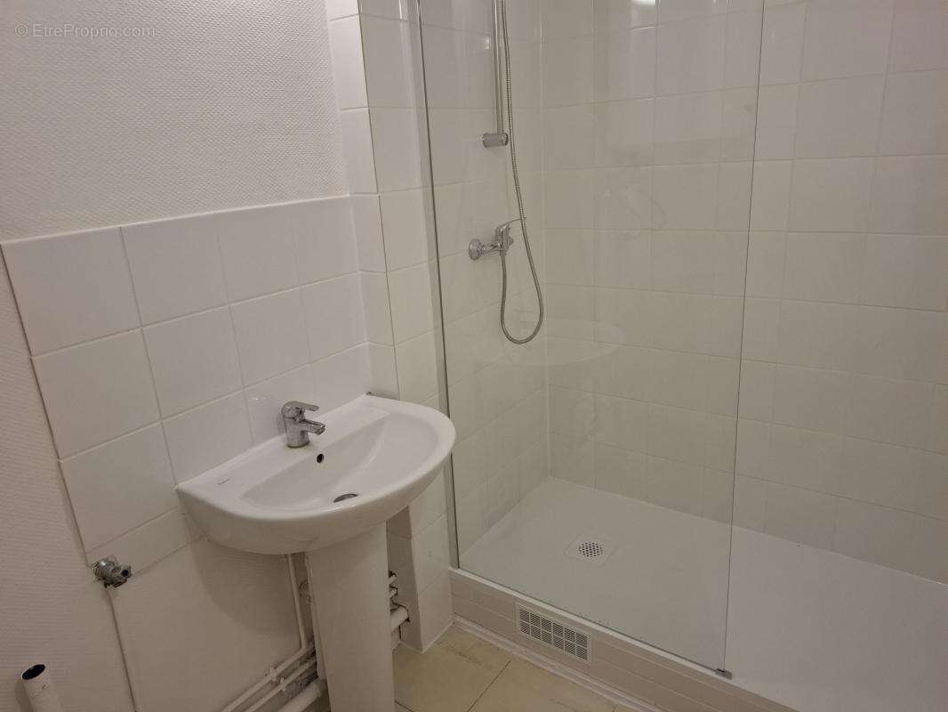 Appartement à COUBERT