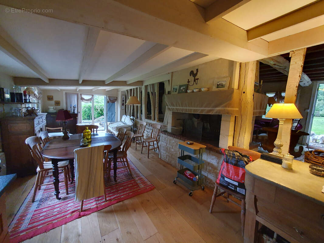 Maison à CORMEILLES