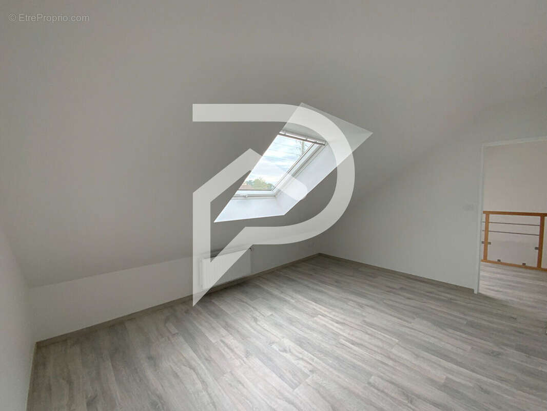 Maison à LES ESSARTS-LE-ROI