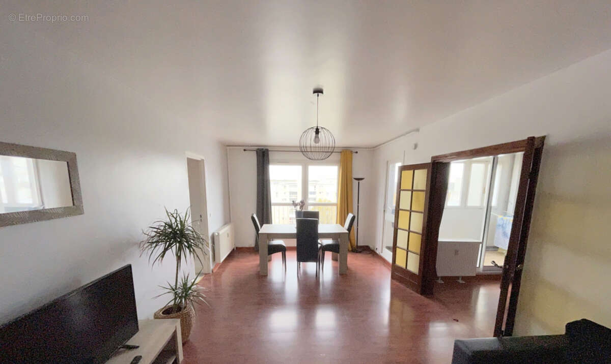 Appartement à DAMMARIE-LES-LYS