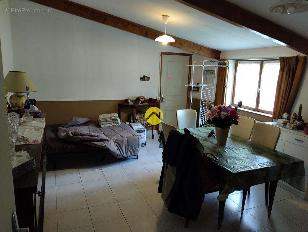 Maison à LE VEURDRE