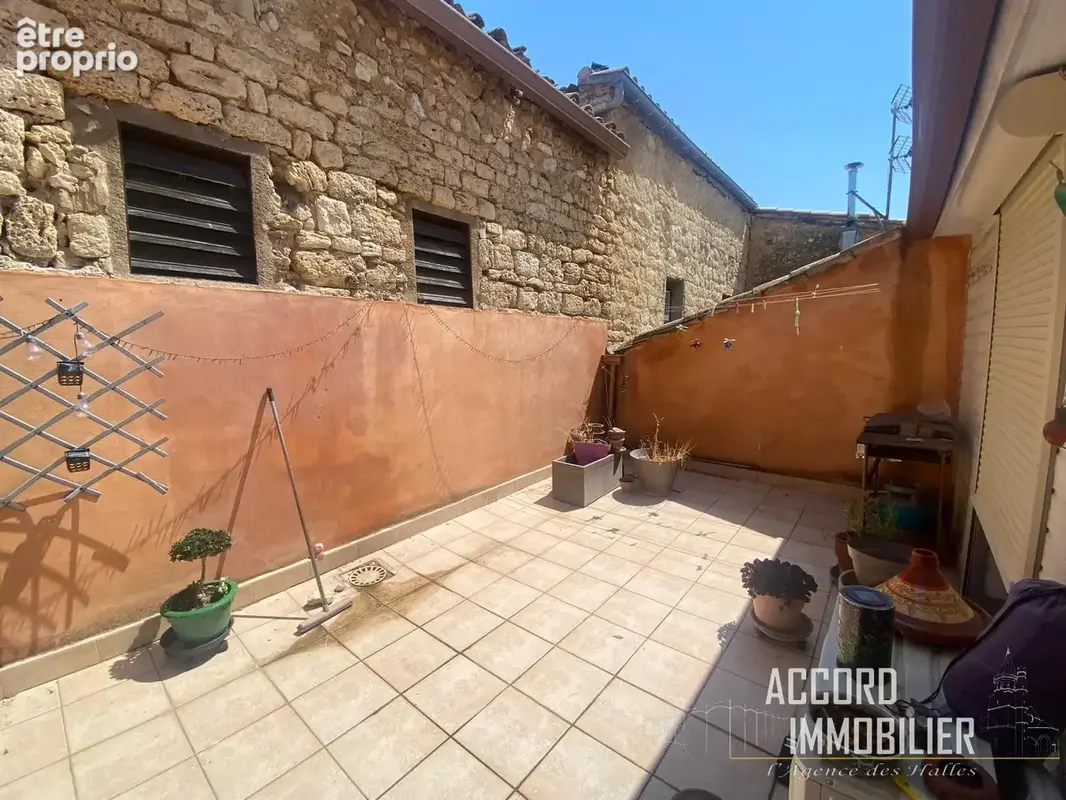 Maison de village avec terrasse et garage sur puisserguier - photo 3