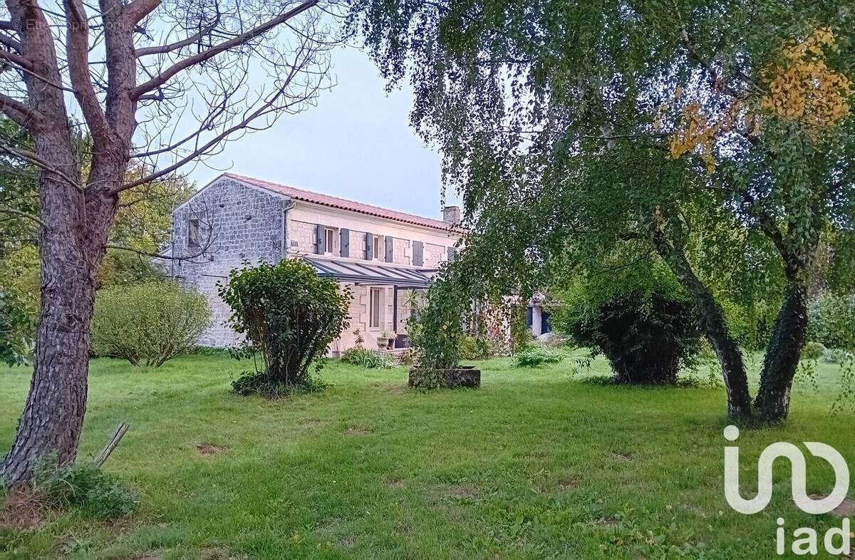 Photo 1 - Maison à PLASSAY