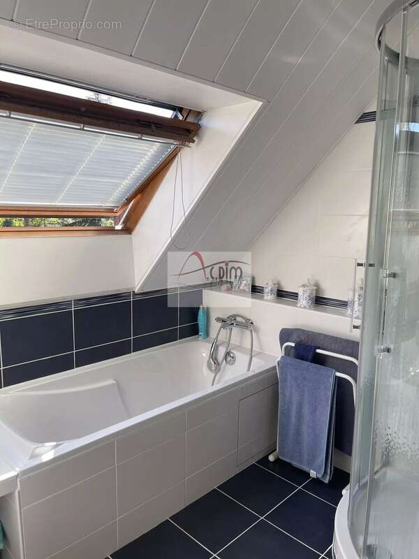 Maison à VAUX-LE-PENIL