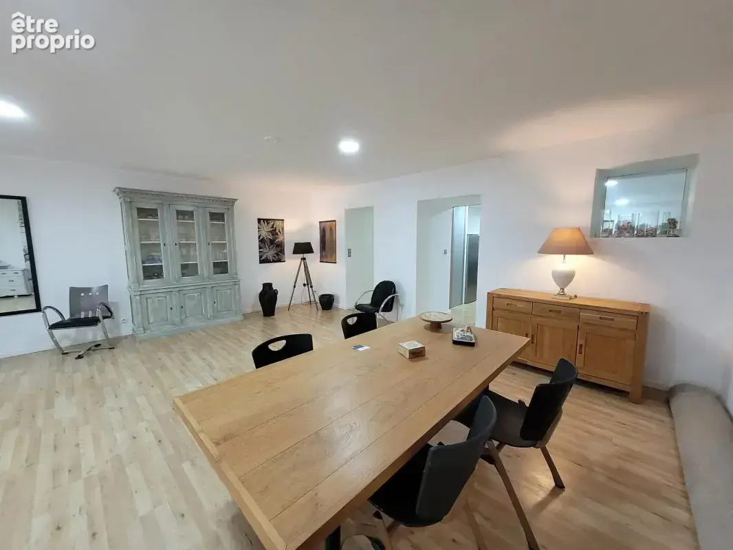 Maison de 5 pièces de 220 m² à Les Portes du Coglais - photo 6
