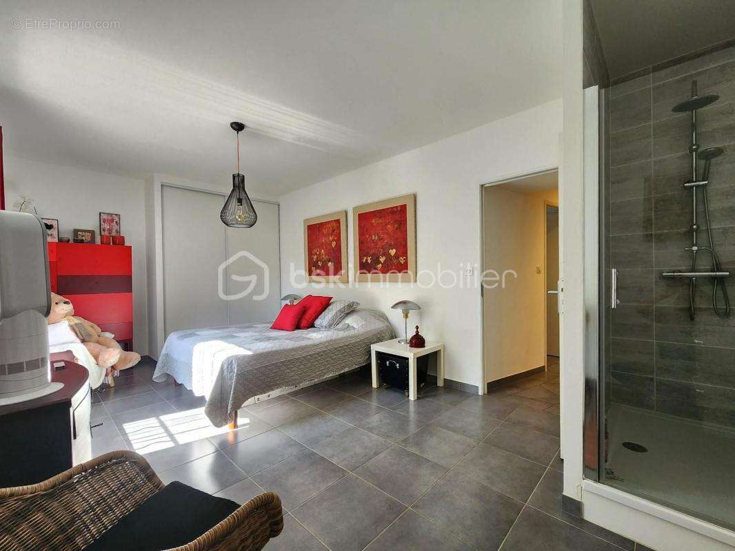 Superbe appartement rénové de 121,51 m² avec trois grandes chambres - photo 6