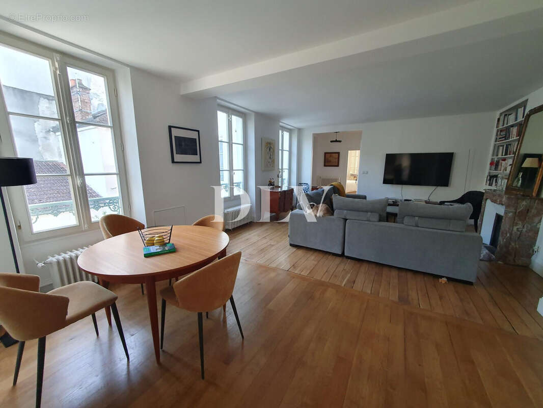 Appartement à FONTAINEBLEAU