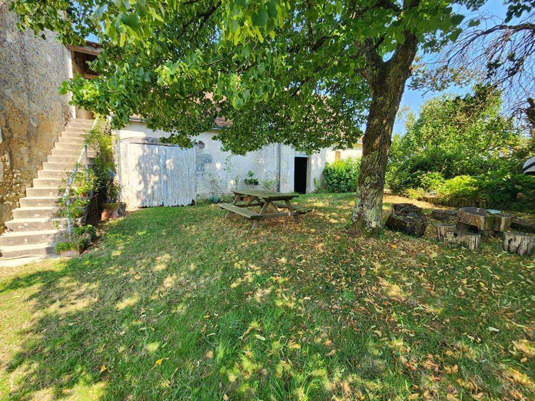 Maison Genille 4 pièce(s) 85 m2 - photo 3
