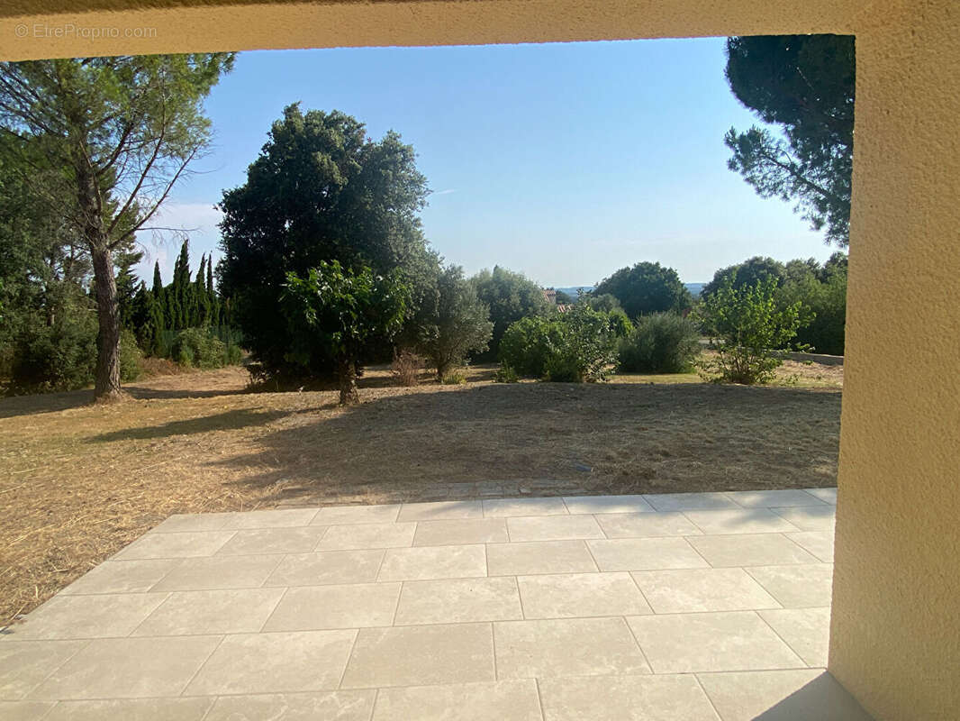 Plain-pied avec jardin et garage - photo 9