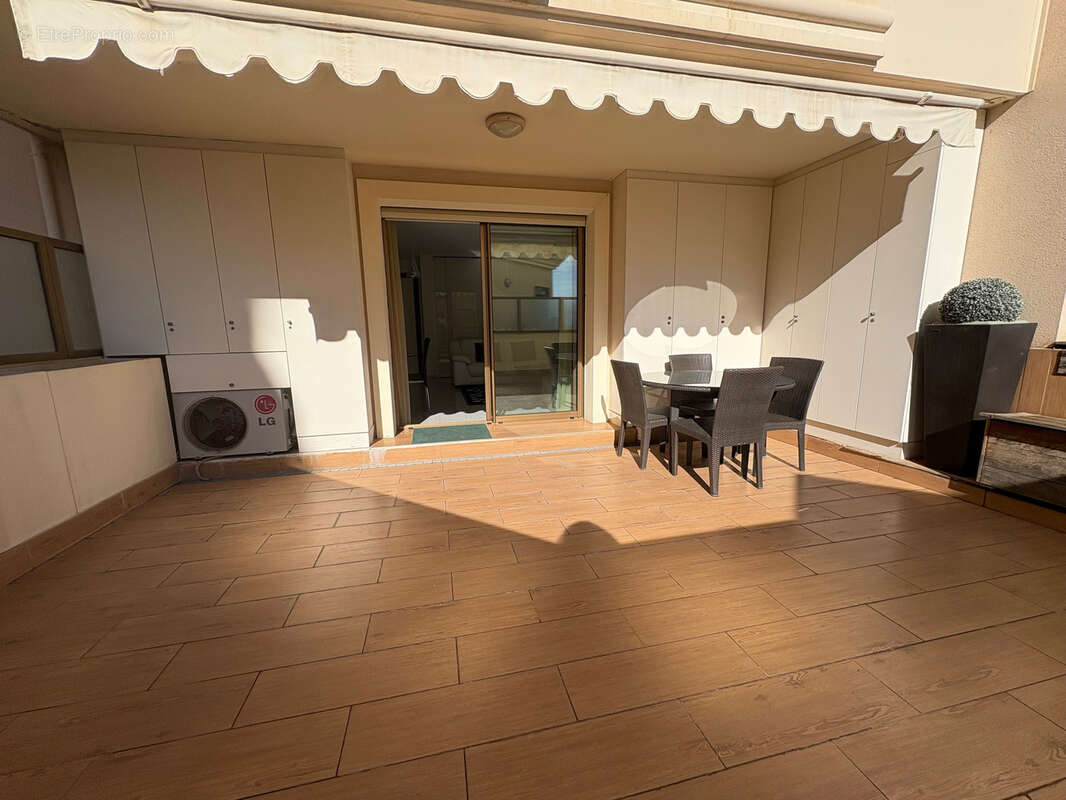 Appartement à CAP-D'AIL