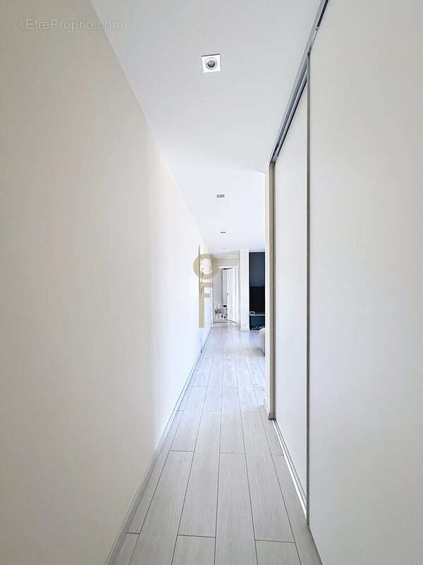 Maison 255 m² à Santes  - photo 9