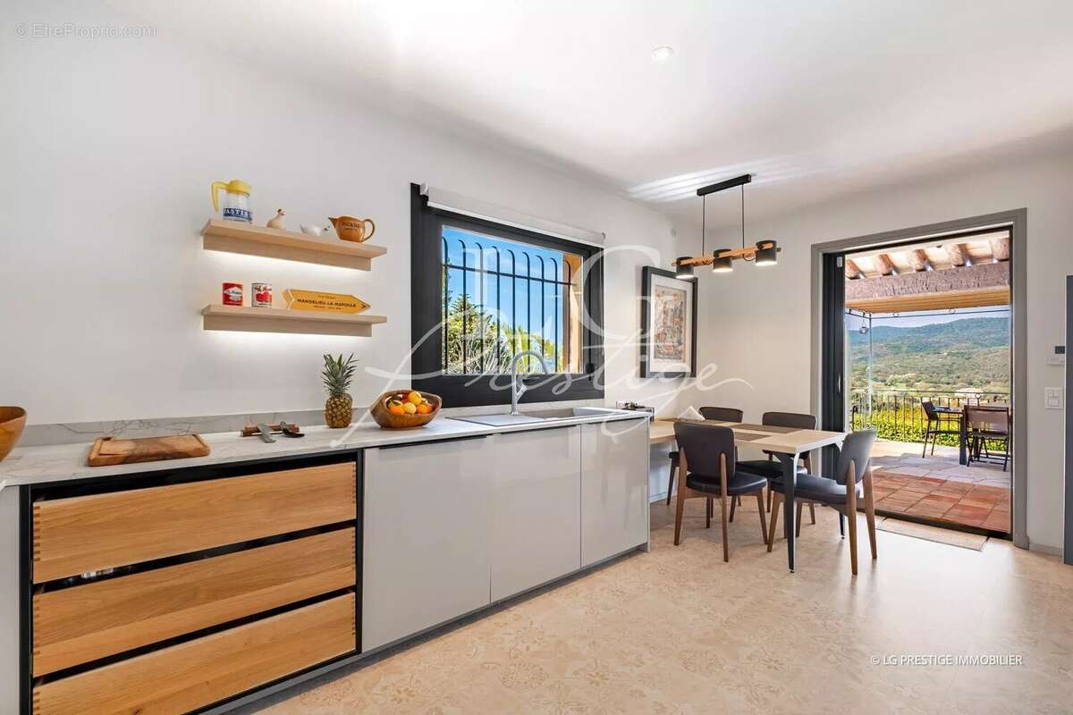 Maison à MANDELIEU-LA-NAPOULE