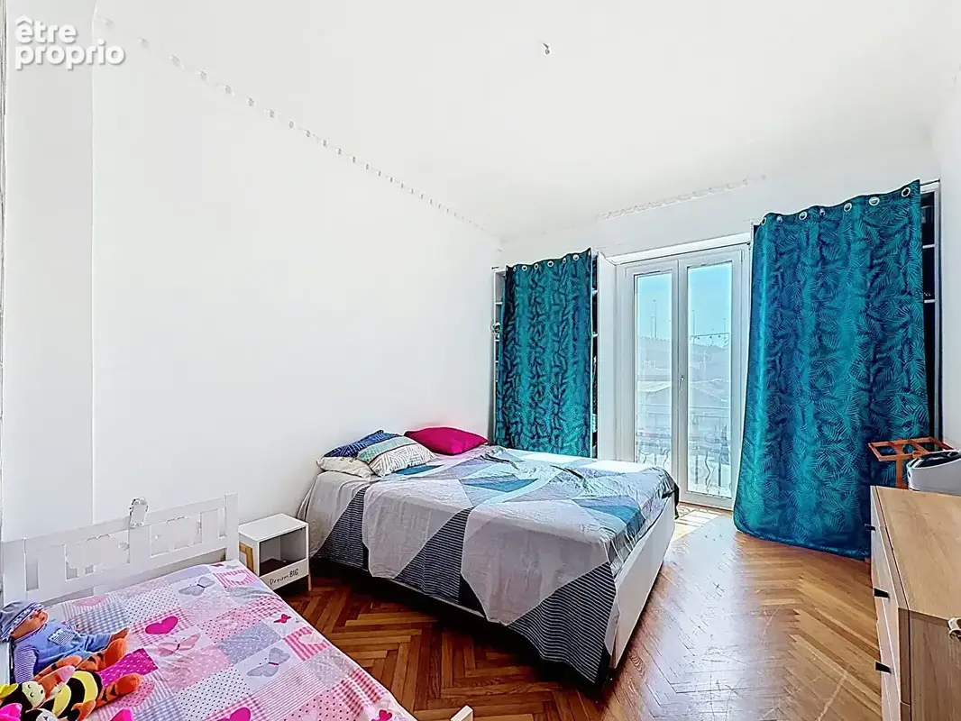 Nice - Quartier Libération - Appartement 3 pièces avec cachet ancien - photo 4